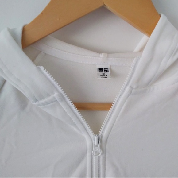 Uniqlo White Active Zip Up Jacket - Picture 4 of 5